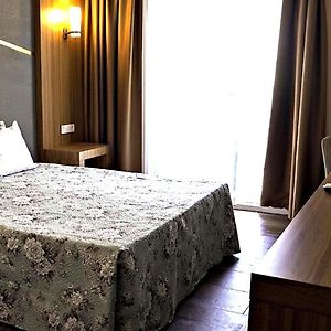 Standard Zimmer mit Kingsize-Bett